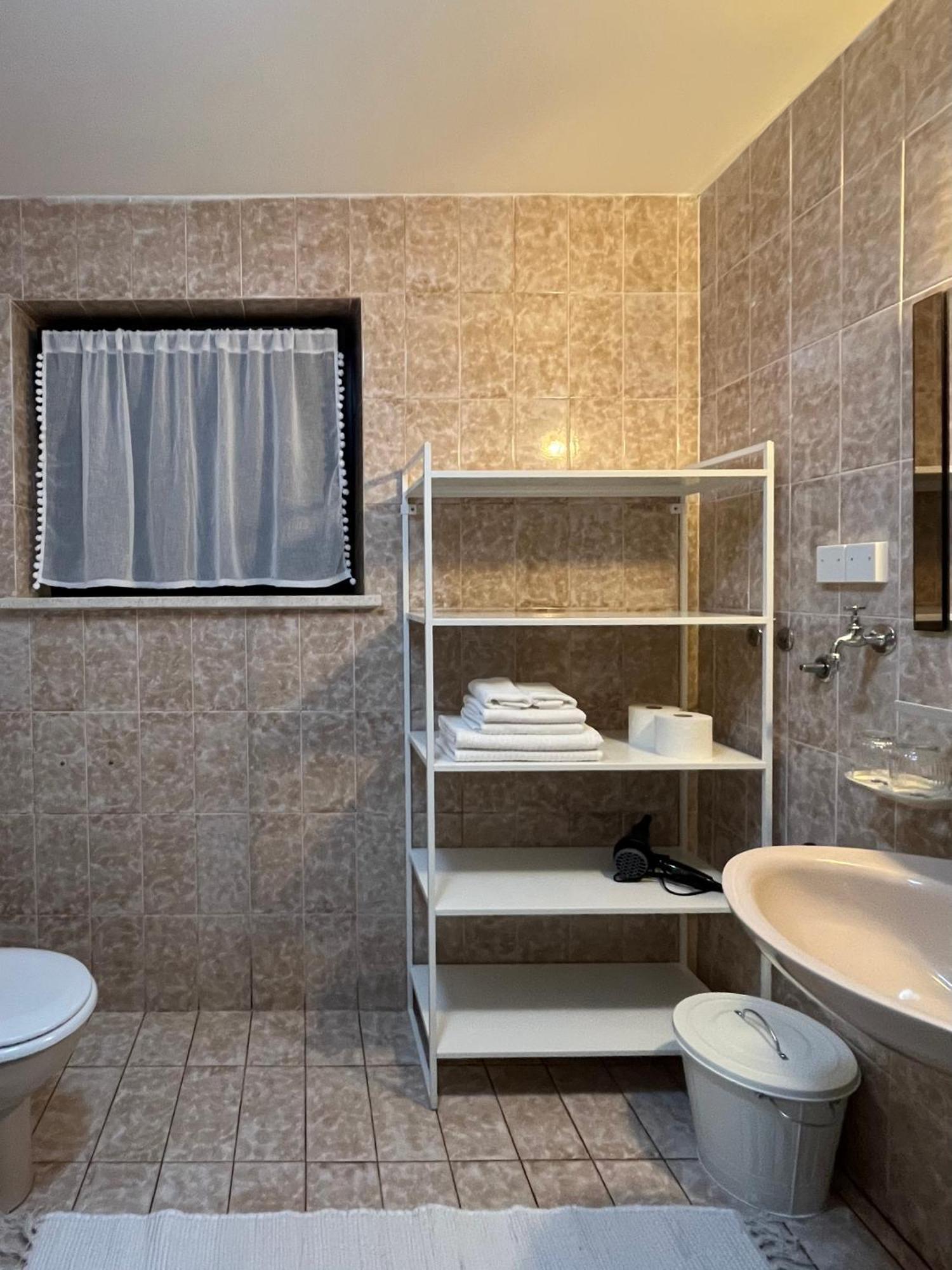 Lakeview Guesthouse & Chalet بليد الغرفة الصورة